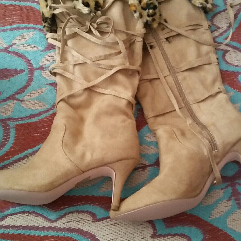 New out of box never worn boots